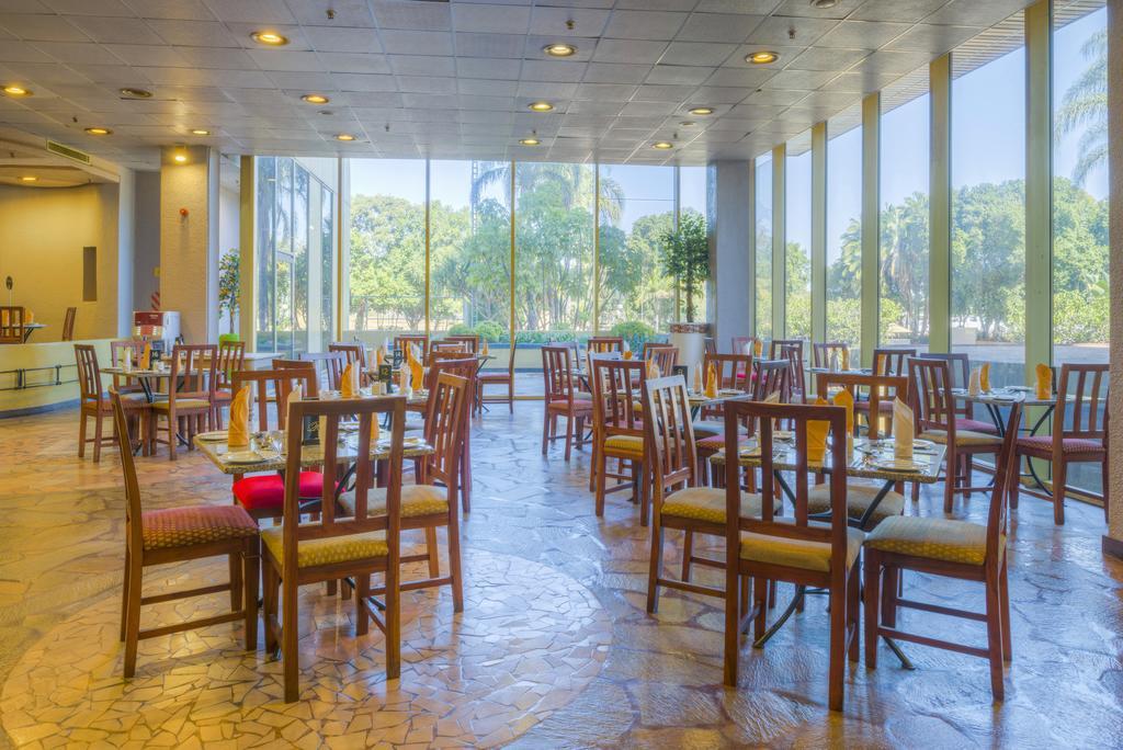 Rainbow Towers Hotel & Conference Centre Harare Exteriör bild